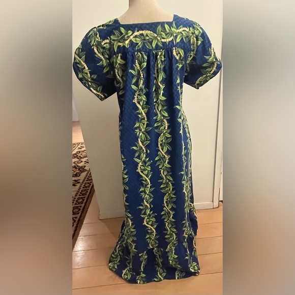 Hawaiian Muumuu Maxi Dress Large - Picture 2 of 9